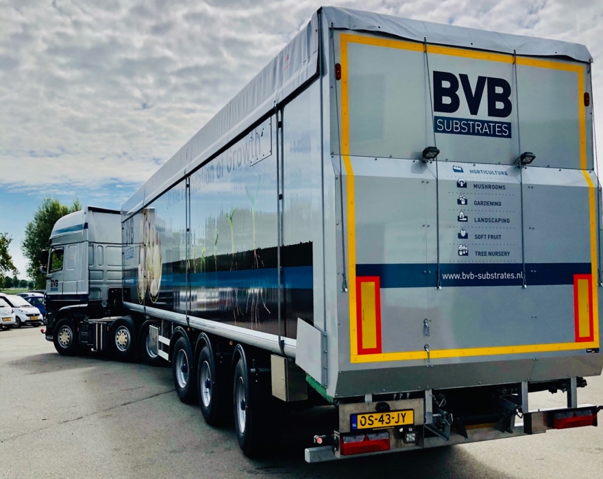 35-й полуприцеп Kraker с измельчителем для субстратов BVB