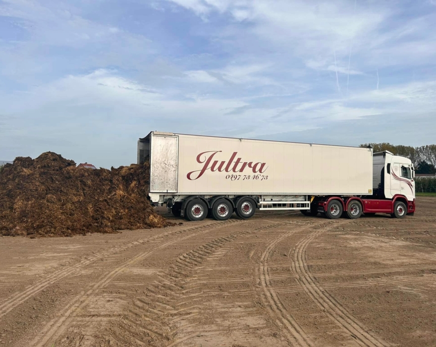 Trailers alquilado de Smart Trailer Solutions hasta que se entregue el nuevo piso móvil de Kraker para Jultra BV