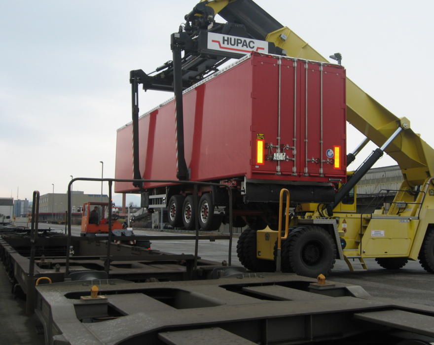 Leemans once again opted for huckepack trailers from Kraker