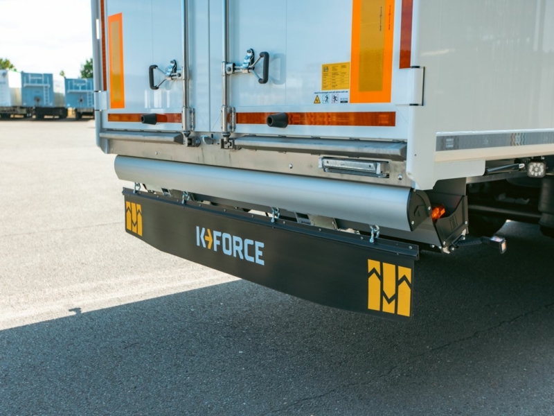 Pneumatische klapbumper